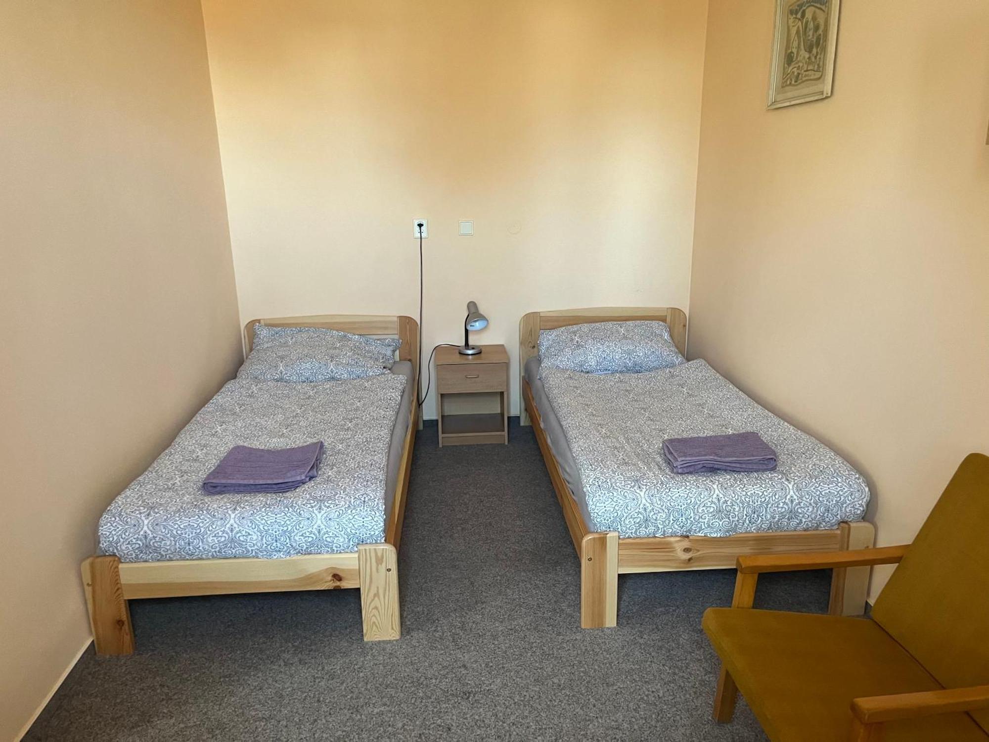 Apartmanovy Dum Obecna Skola Svetlik Exteriör bild